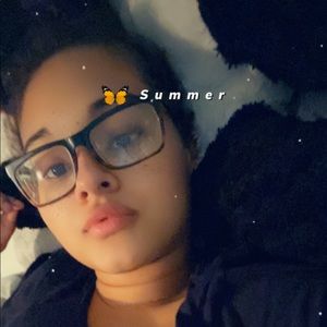 Meet your Posher, Emonie